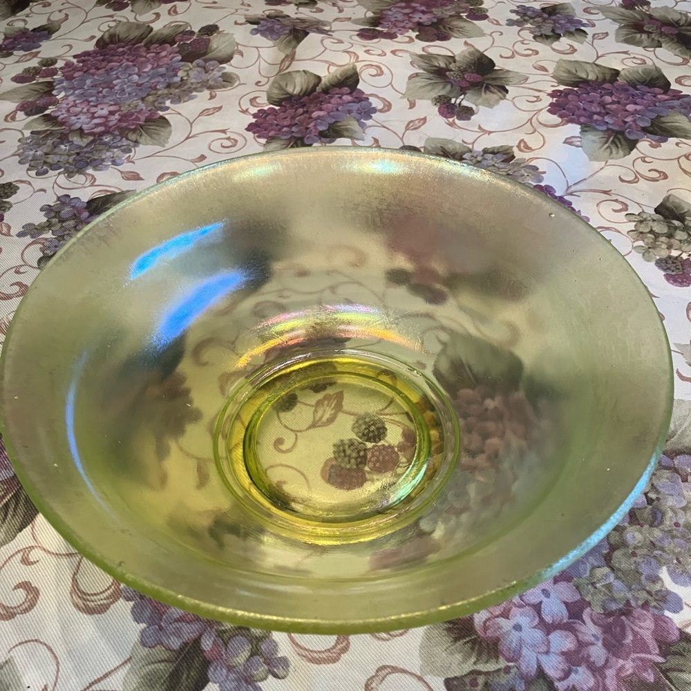 KOSTA BODA UNSIGNED VASELINE SATIN GLASS BOWL